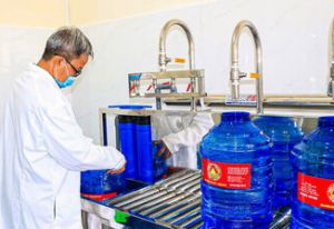 Khánh thành dây chuyền sản xuất nước uống cho bộ đội